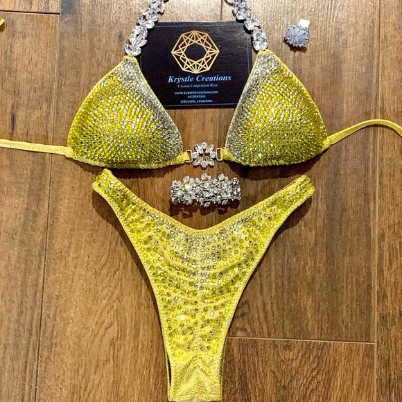 Yellow Wellness competition bikini - Picture 2 of 2